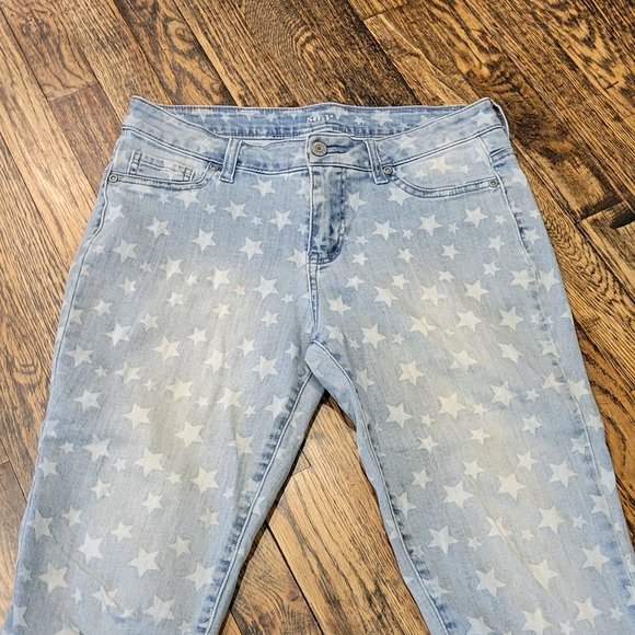 Light Wash Denim Capri Jeans With White Stars - Picture 2 of 4